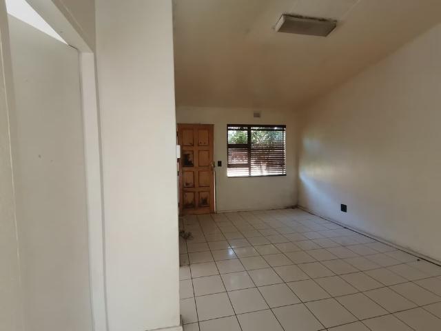 2 Bedroom Townhouse For Sale in Naturena