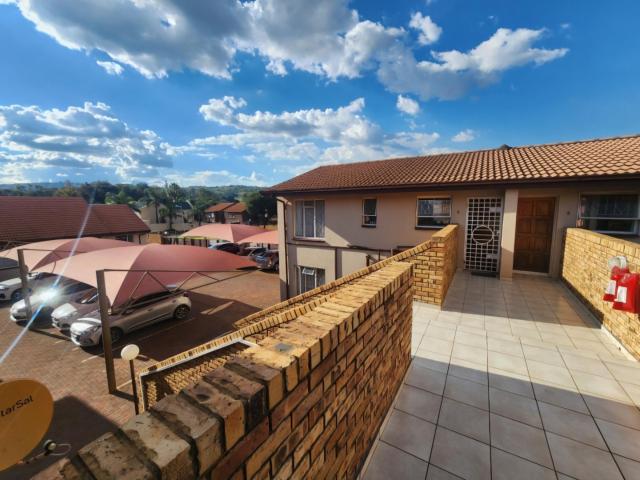 2 Bedroom Townhouse For Sale in New Redruth