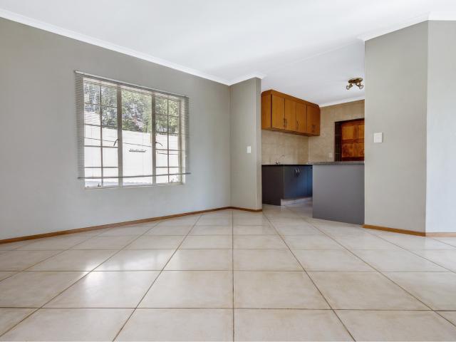 2 Bedroom Townhouse For Sale in North Riding