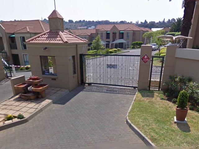 2 Bedroom Townhouse For Sale in Oakdene