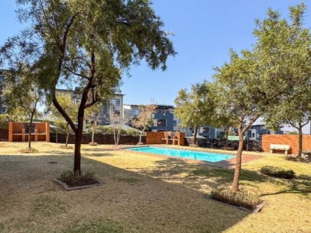 2 Bedroom Townhouse For Sale in Oakdene