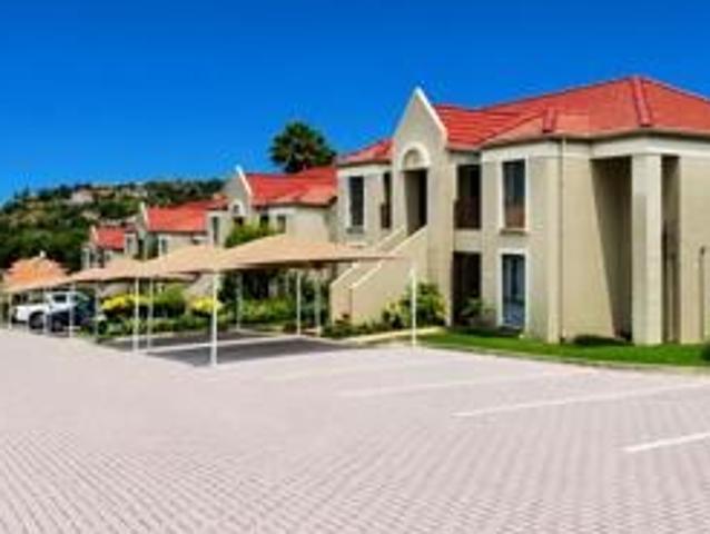 2 Bedroom Townhouse For Sale in Oakdene