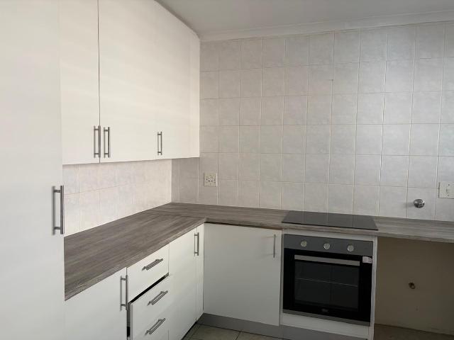2 Bedroom Townhouse For Sale in Ontdekkerspark