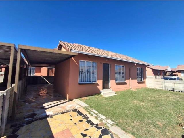 2 Bedroom Townhouse For Sale in Ormonde