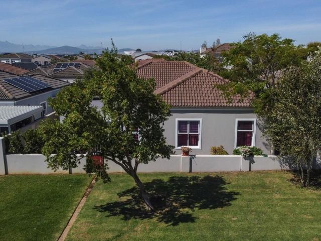 2 Bedroom Townhouse For Sale in Avalon Estate