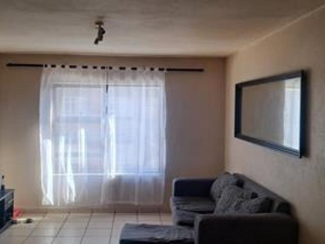 2 Bedroom Townhouse For Sale in Alberton North
