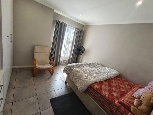 2 Bedroom Townhouse For Sale in Albertsdal