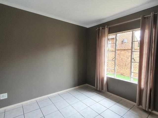2 Bedroom Townhouse For Sale in Amberfield Heights