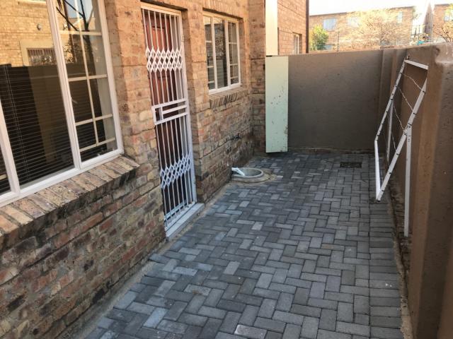 2 Bedroom Townhouse For Sale in Annlin