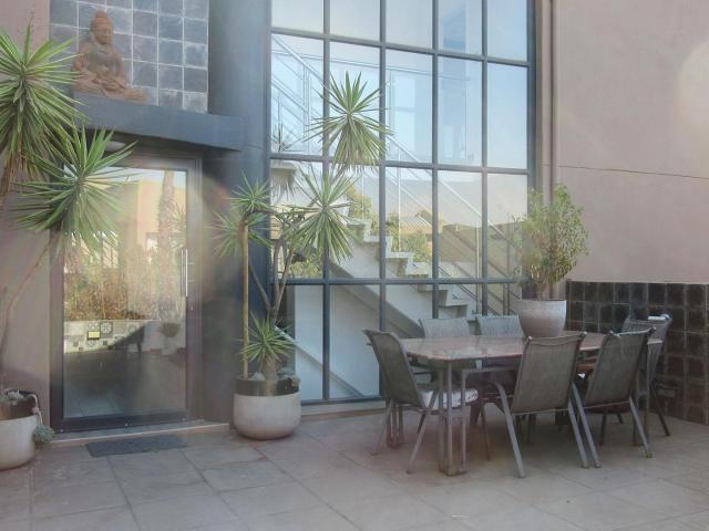2 Bedroom Townhouse For Sale in Bassonia