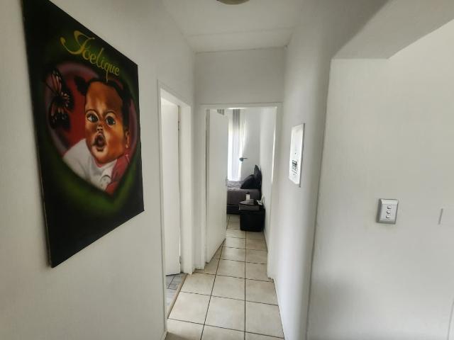 2 Bedroom Townhouse For Sale in Bassonia