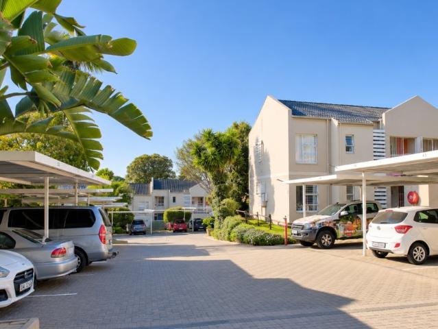 2 Bedroom Townhouse For Sale in Bedfordview