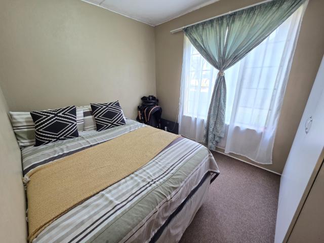 2 Bedroom Townhouse For Sale in Birchleigh