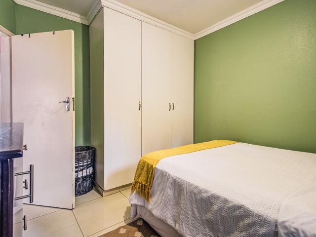 2 Bedroom Townhouse For Sale in Birchleigh