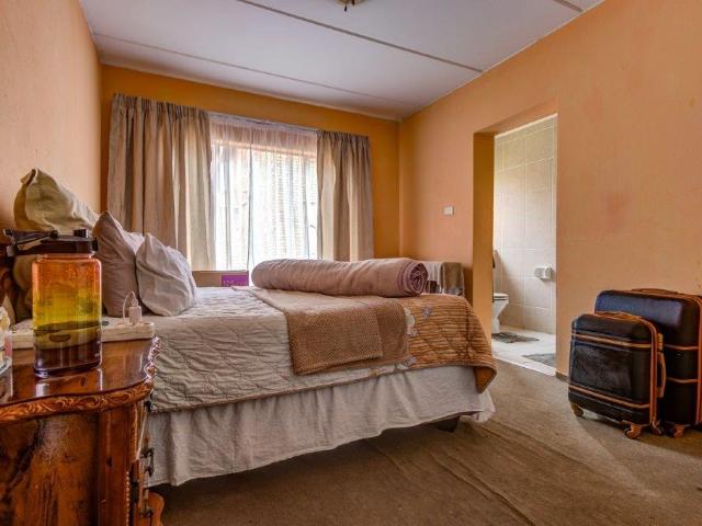 2 Bedroom Townhouse For Sale in Birchleigh