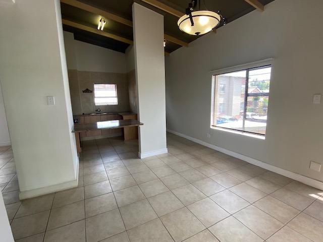 2 Bedroom Townhouse For Sale in Dassie Rand