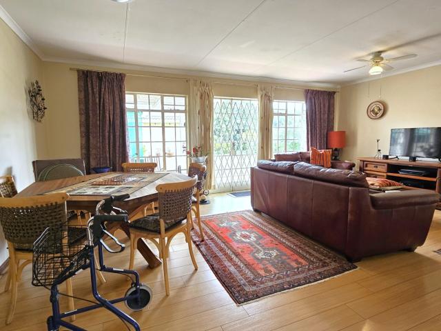 2 Bedroom Townhouse For Sale in Die Wilgers