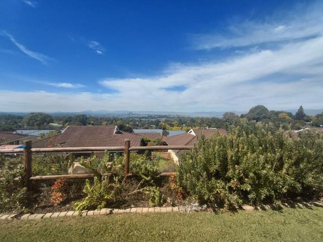 2 Bedroom Townhouse For Sale in Eagle Ridge Estate
