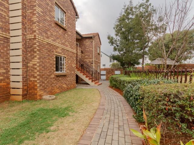 2 Bedroom Townhouse For Sale in Equestria