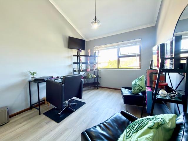 2 Bedroom Townhouse For Sale in Flamingo Vlei