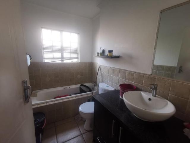 2 Bedroom Townhouse For Sale in Germiston Central