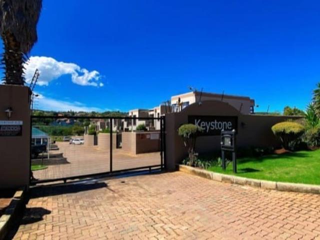 2 Bedroom Townhouse For Sale in Glenvista