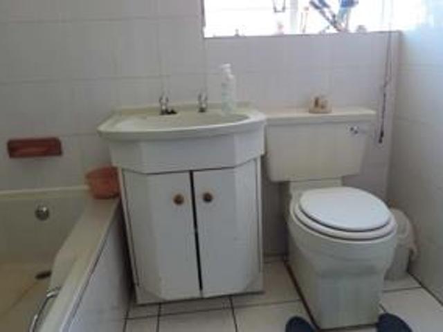 2 Bedroom Townhouse For Sale in Glenvista