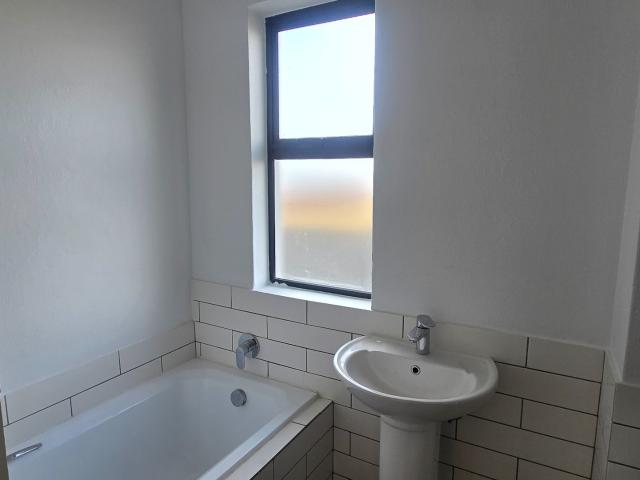 2 Bedroom Townhouse For Sale in Glen Erasmia