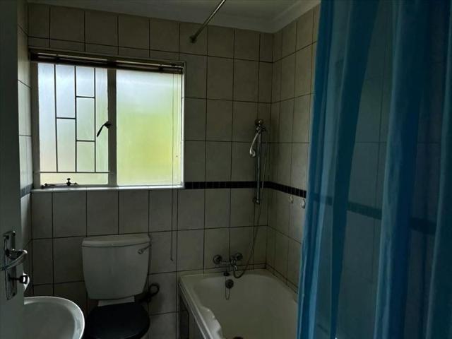 2 Bedroom Townhouse For Sale in Glen Marais