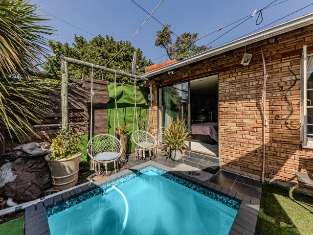 2 Bedroom Townhouse For Sale in Hamberg