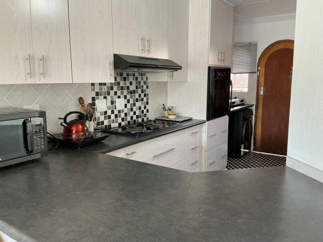 2 Bedroom Townhouse For Sale in Heuwelsig