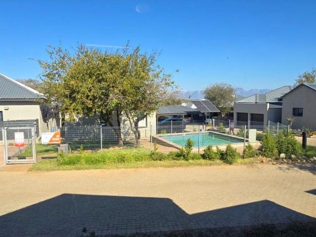 2 Bedroom Townhouse For Sale in Hoedspruit