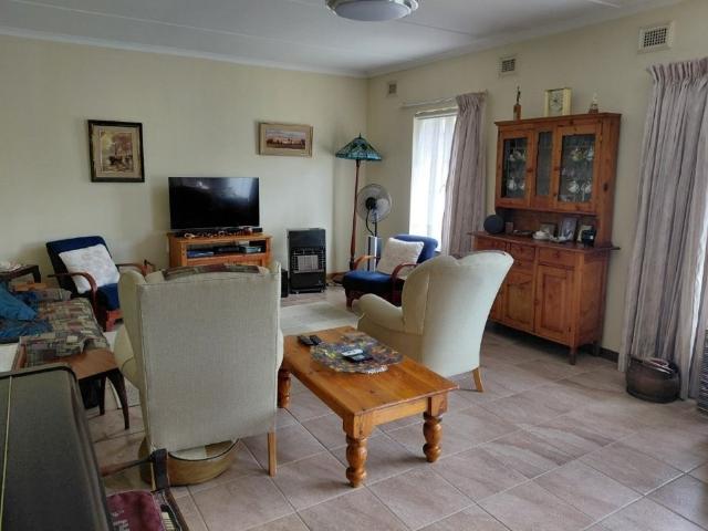 2 Bedroom Townhouse For Sale in Howick Central
