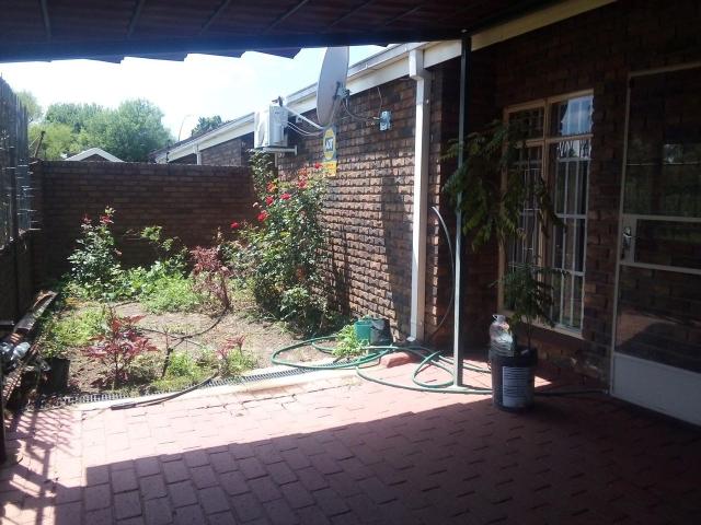 2 Bedroom Townhouse For Sale in Ivy Park