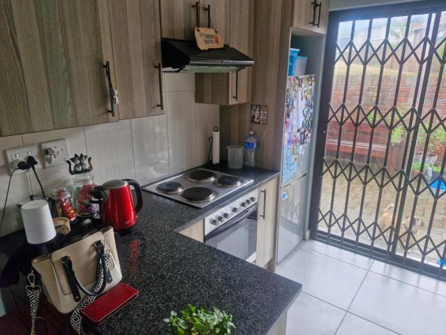 2 Bedroom Townhouse For Sale in Kabega