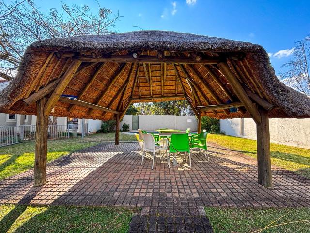 2 Bedroom Townhouse For Sale in Kengies