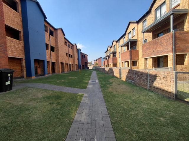 2 Bedroom Townhouse For Sale in Kibler Park