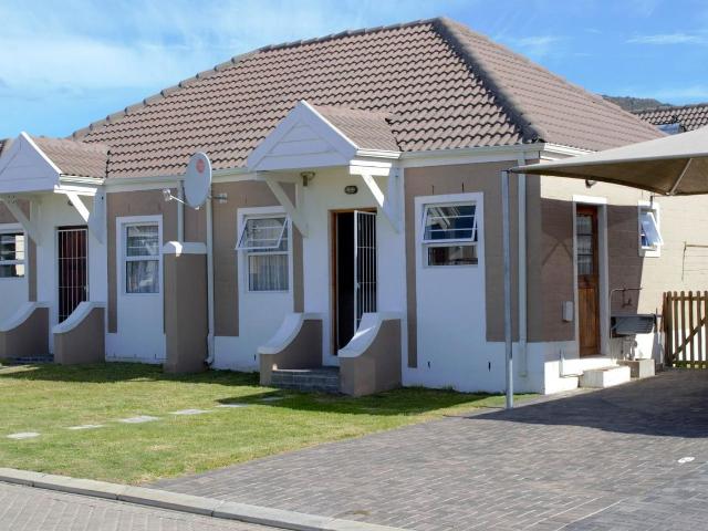 2 Bedroom Townhouse For Sale in Klapmuts
