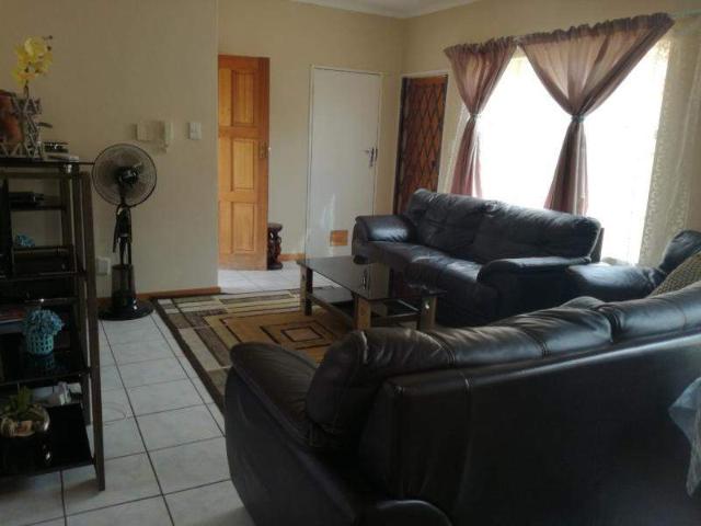 2 Bedroom Townhouse For Sale In Langenhovenpark