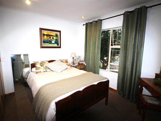 2 Bedroom Townhouse For Sale in Langenhovenpark