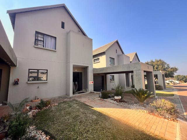 2 Bedroom Townhouse For Sale in Leloko Lifestyle & Eco Estate