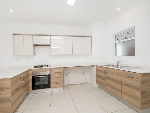 2 Bedroom Townhouse For Sale in Lonehill