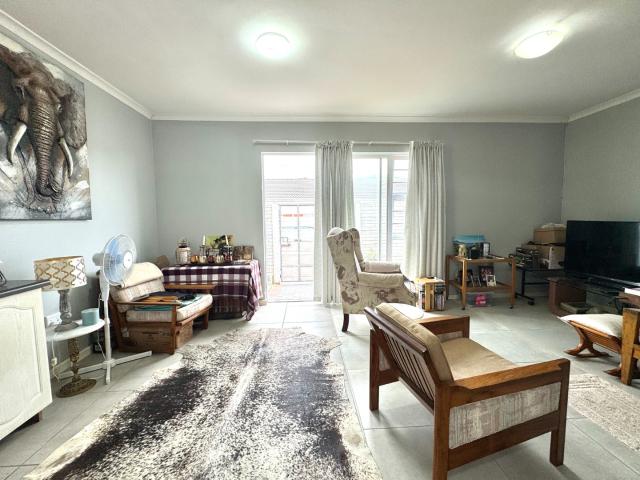 2 Bedroom Townhouse For Sale in Lorraine