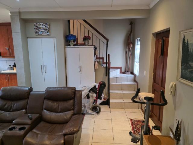 2 Bedroom Townhouse For Sale in Parklands