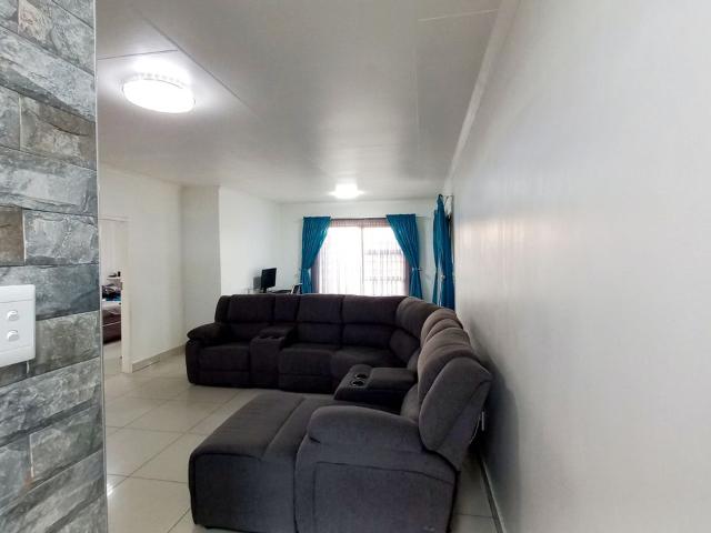 2 Bedroom Townhouse For Sale in Parkrand
