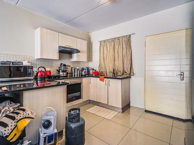 2 Bedroom Townhouse For Sale in Pomona