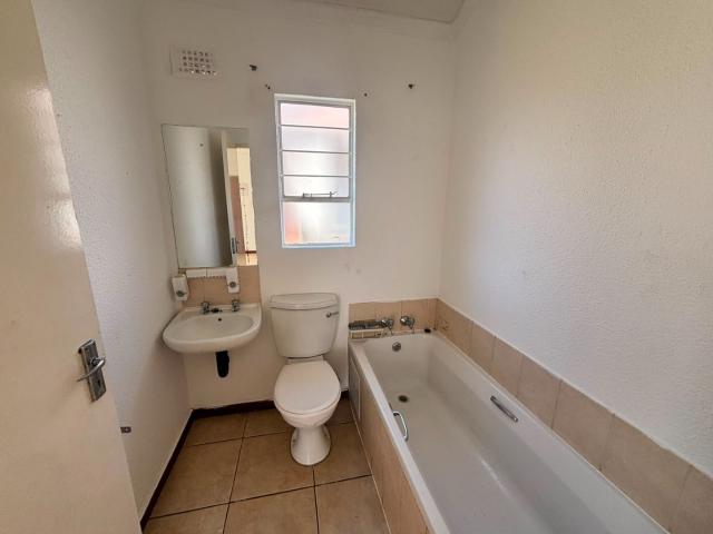 2 Bedroom Townhouse For Sale in Randfontein Central