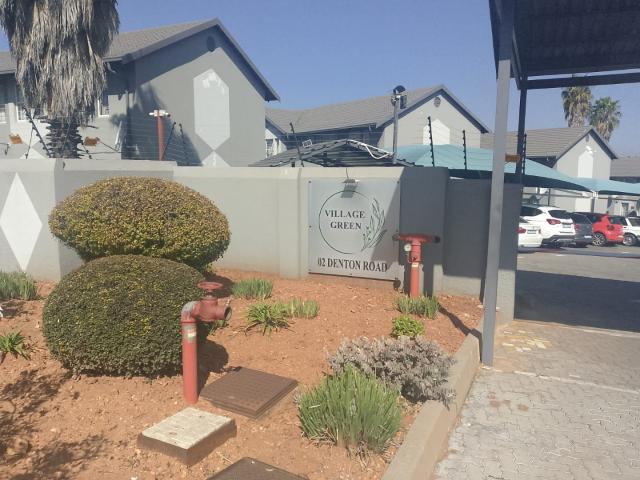 2 Bedroom Townhouse For Sale in Ridgeway
