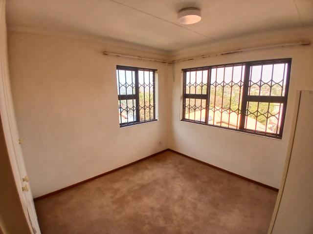 2 Bedroom Townhouse For Sale in Ridgeway
