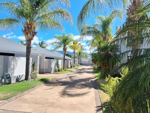 2 Bedroom Townhouse For Sale in Robertson